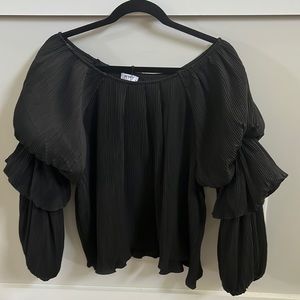 NWT! WHY DRESS Black Crinkle Puff Sleeve Shirt. Size M.